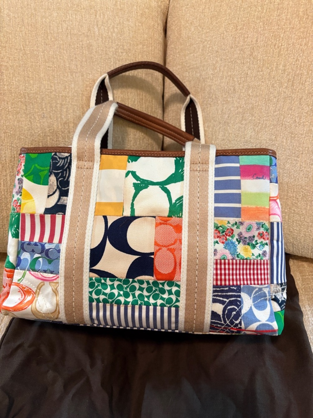 Vintage Coach Multicolor Patchwork Canvas Carryall Tote And Key/Card Holder. - Picture 5 of 16
